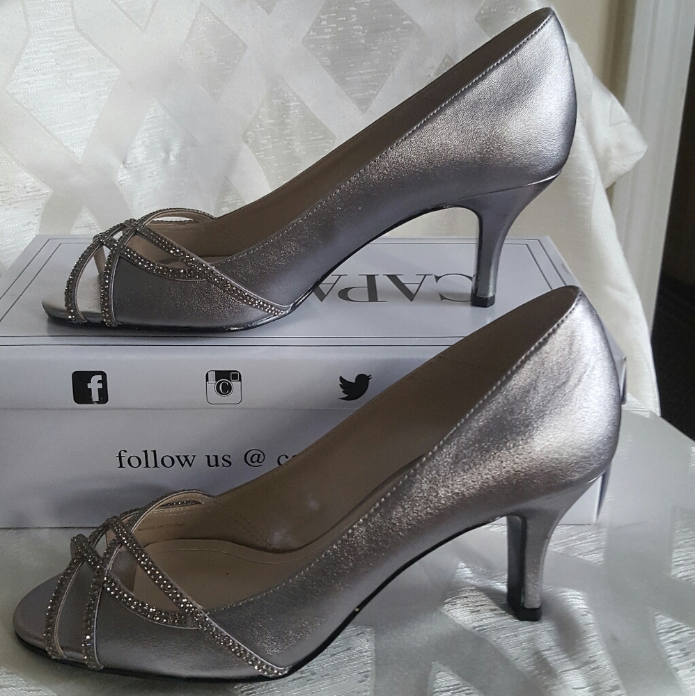 Shoes - Picture 3 of 8